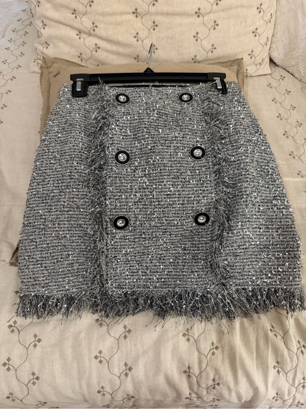 A loves a NWT size 0 Fringed Tweed Mini Skirt in Gray & Silver